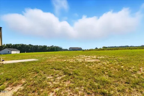 129 Grace Pond Ave, Benson, NC 27504 photo 8