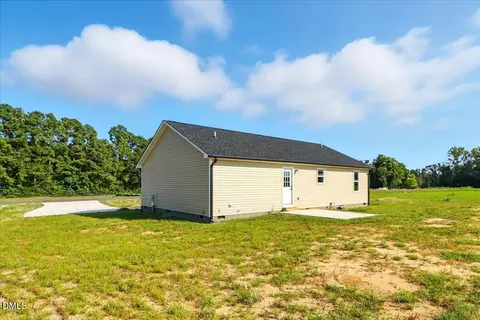 129 Grace Pond Ave, Benson, NC 27504 photo 5