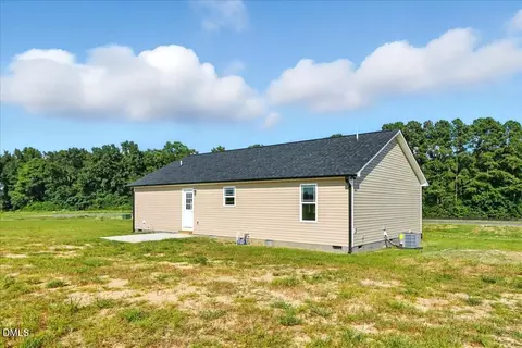 129 Grace Pond Ave, Benson, NC 27504 photo 7