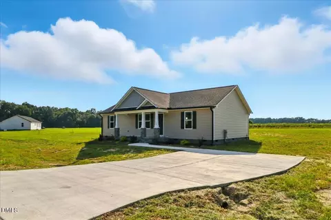 129 Grace Pond Ave, Benson, NC 27504 photo 4