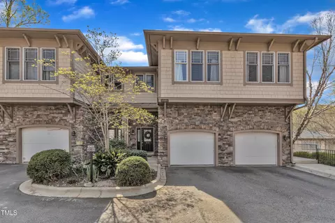 4801 Glenmist Ct #202, Raleigh, NC 27612