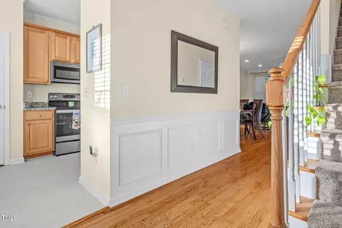 Entry Way - 4 Scottish Ln, Durham, NC 27707 photo 2 of 7