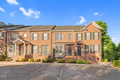 Exterior - 4 Scottish Ln, Durham, NC 27707 photo 9 of 10