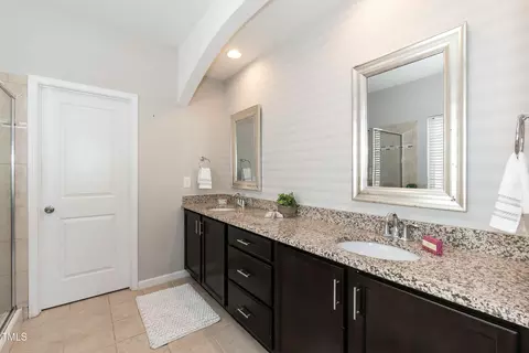 Bath - 3011 September Dr, Durham, NC 27703 photo 2 of 4