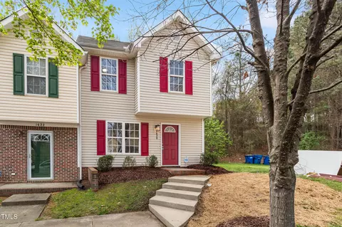 1620 Briarmont Ct, Raleigh, NC 27610