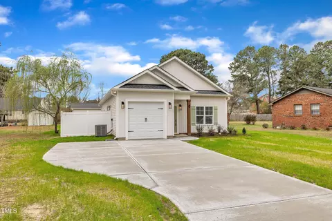 8 Nottingham Pl, Smithfield, NC 27577 photo 2