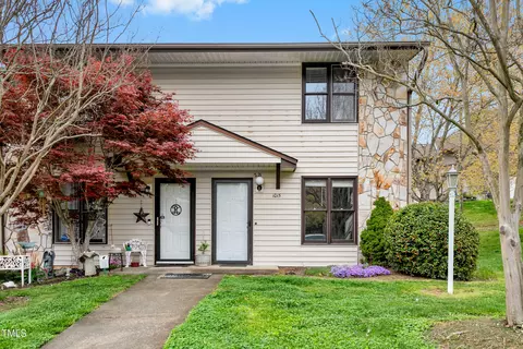 1015 Rock Knoll Ct, Winston Salem, NC 27107