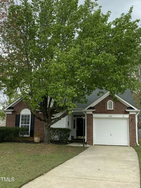 144 Gremar Dr, Holly Springs, NC 27540