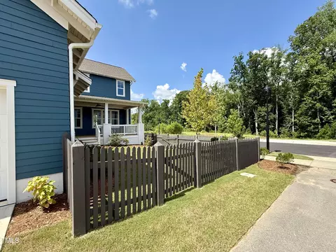 818 St Charles St, Durham, NC 27713 photo 4