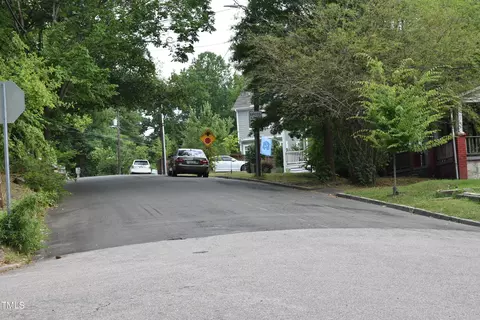 301 Dunstan Ave, Durham, NC 27707 photo 3