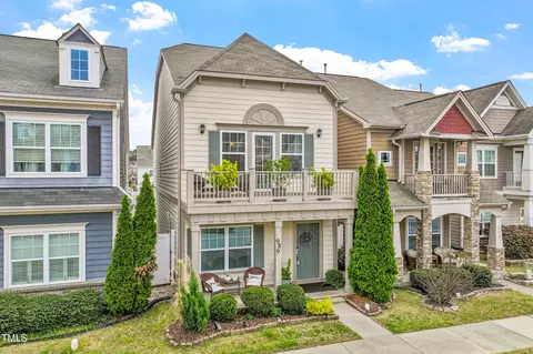 989 Ambergate Sta, Apex, NC 27502