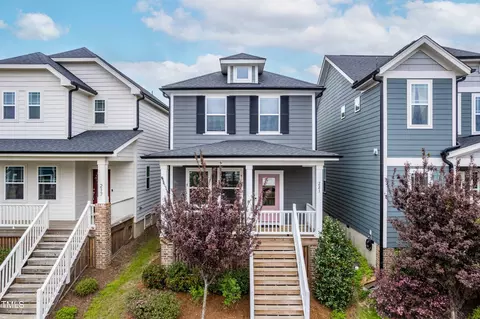221 Douglas Falls Dr, Wendell, NC 27591