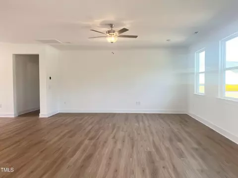 Living - 196 Golfview Ave, Benson, NC 27504 photo 2 of 3