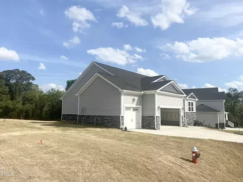 Exterior - 196 Golfview Ave, Benson, NC 27504 photo 2 of 3
