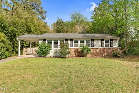 3332 Apache Dr, Raleigh, NC 27609