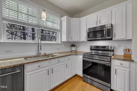Kitchen - 2832 Steeple Run Dr, Wake Forest, NC 27587 photo 4 of 7