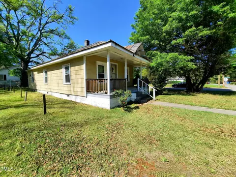 Exterior - 1004 Fuller St, Smithfield, NC 27577 photo 3 of 5