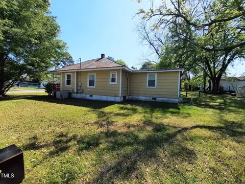 Exterior - 1004 Fuller St, Smithfield, NC 27577 photo 4 of 5