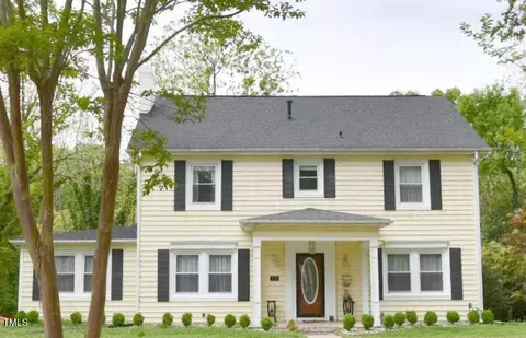 135 W Sycamore Ave, Wake Forest, NC 27587