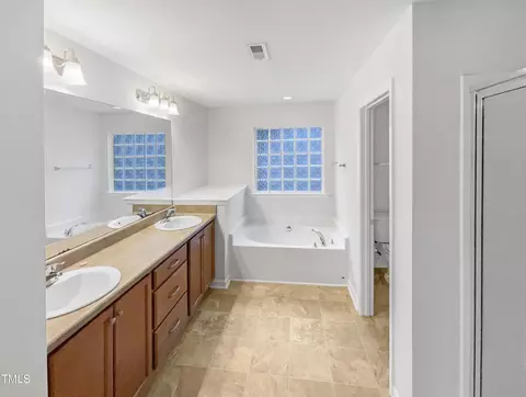 7 Moonbeam Ct, Durham, NC 27712 photo 11