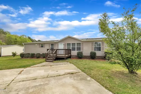 162 E Abbey Ct, Smithfield, NC 27577 photo 5