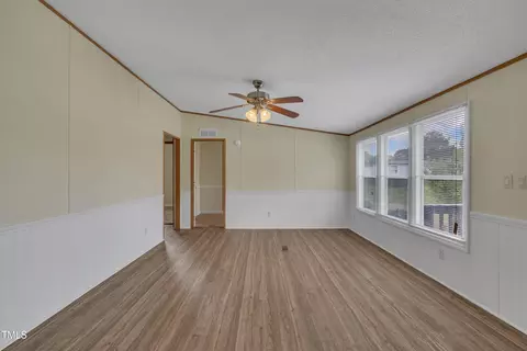 162 E Abbey Ct, Smithfield, NC 27577 photo 9