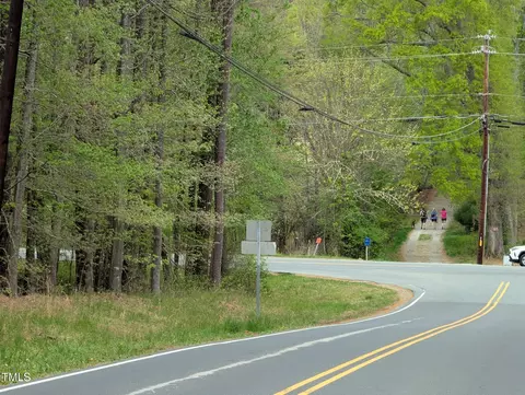 1 Whitfield Rd # -3, Chapel Hill, NC 27514