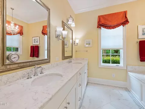 Bath - 21 Kimberly Dr, Durham, NC 27707 photo 2 of 5