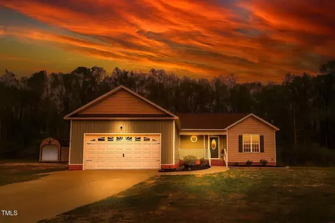 40 Patricia S Vann Ct, Dunn, NC 28334