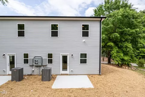 Exterior - 1057 E 1059 E Harnett St, Dunn, NC 28334 photo 12 of 24