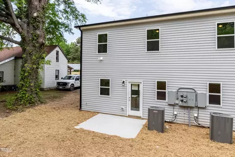 Exterior - 1057 E 1059 E Harnett St, Dunn, NC 28334 photo 14 of 24