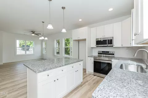 Kitchen - 1057 E 1059 E Harnett St, Dunn, NC 28334 photo 4 of 9