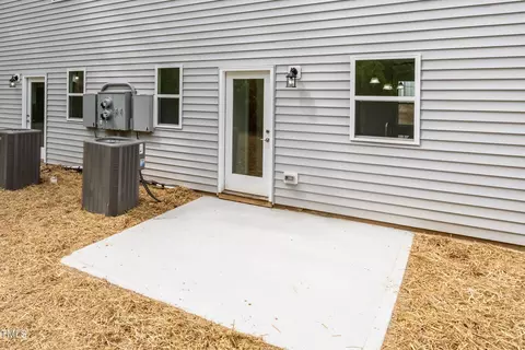 Exterior - 1057 E 1059 E Harnett St, Dunn, NC 28334 photo 10 of 24