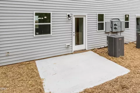 Exterior - 1057 E 1059 E Harnett St, Dunn, NC 28334 photo 18 of 24