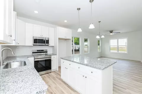 Kitchen - 1057 E 1059 E Harnett St, Dunn, NC 28334 photo 9 of 9