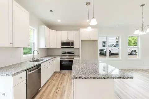 Kitchen - 1057 E 1059 E Harnett St, Dunn, NC 28334 photo 8 of 9