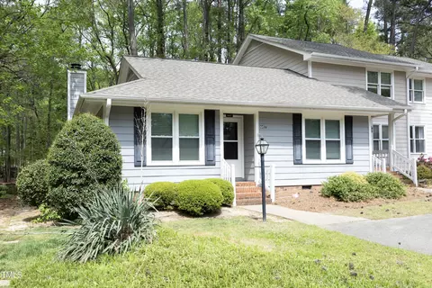 6417 Meadow View Dr, Raleigh, NC 27609
