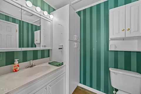 Bath - 706 Forest Dr, Garner, NC 27529 photo 3 of 5