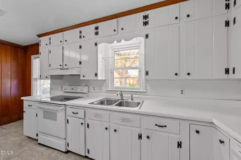 Kitchen - 706 Forest Dr, Garner, NC 27529 photo 2 of 3