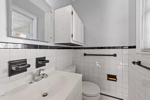 Bath - 706 Forest Dr, Garner, NC 27529 photo 2 of 5