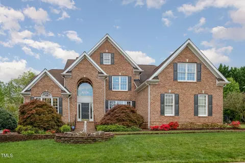 9201 Club Hill Dr, Raleigh, NC 27617