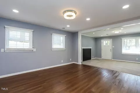 6 Hawaii Ct, Durham, NC 27713 photo 2