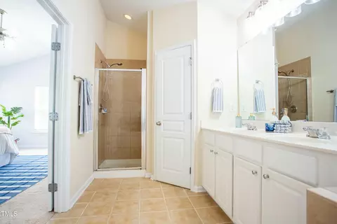 Bath - 3303 Silver Star Dr, Durham, NC 27713 photo 3 of 4
