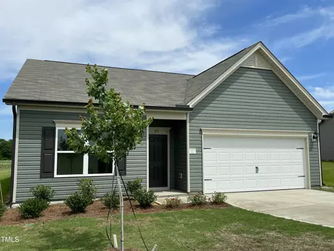 288 Olivia Crossing Ct #10, Four Oaks, NC 27524