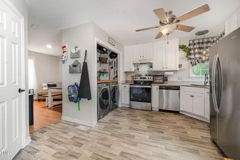 34 Stuart Dr, Benson, NC 27504 photo 8