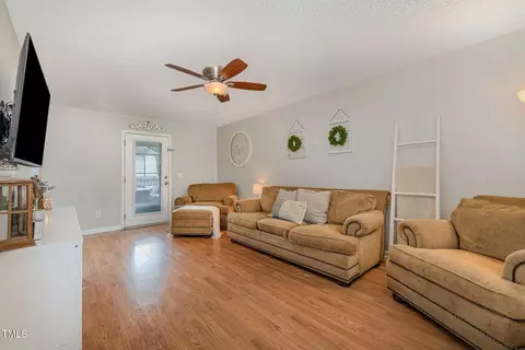 34 Stuart Dr, Benson, NC 27504 photo 6