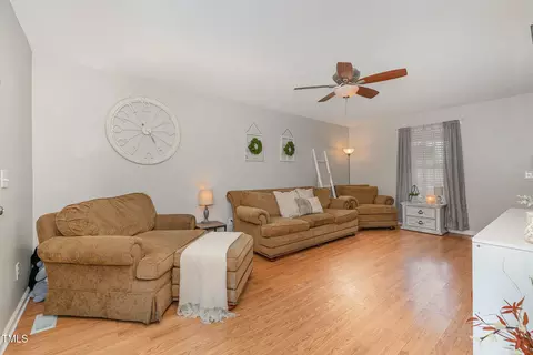 34 Stuart Dr, Benson, NC 27504 photo 5