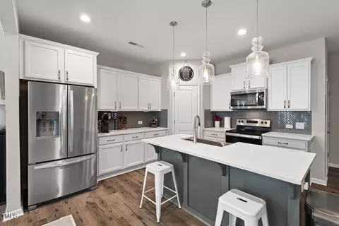 95 Little Leaf Lane Ln, Clayton, NC 27527