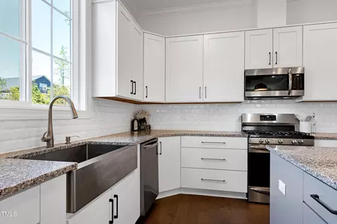 Kitchen - 1165 Saint Cloud Loop, Apex, NC 27523 photo 6 of 7