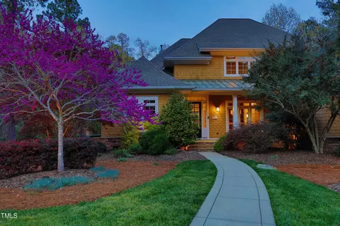 10001 Sandcreek Ct, Chapel Hill, NC 27517